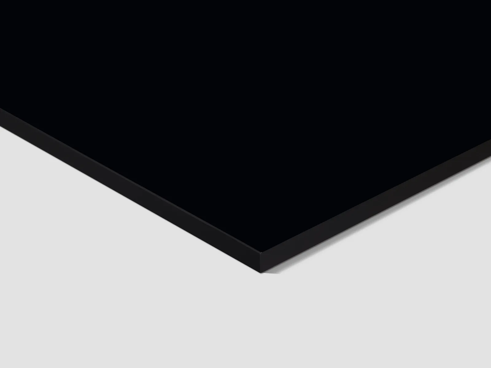 Blat din laminat compact cu miez negru